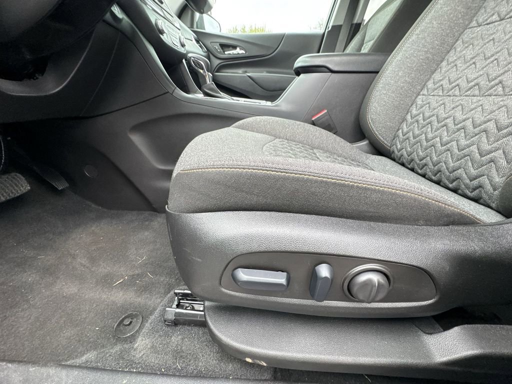 Used 2024 Chevrolet Equinox LT AWD/4WD image 12