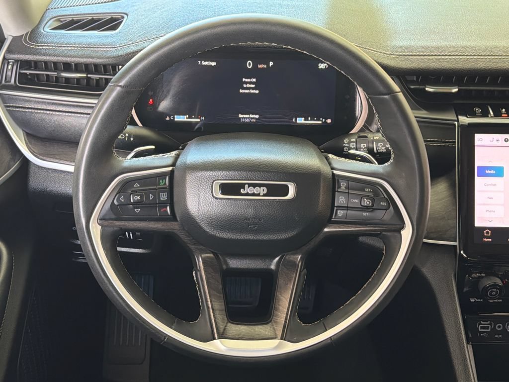 Used 2023 Jeep Grand Cherokee L Limited AWD/4WD image 4