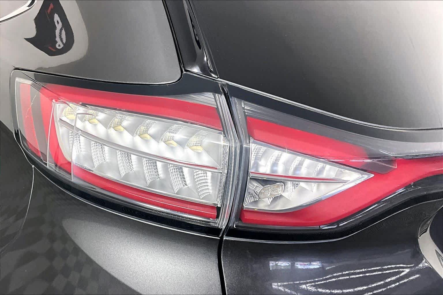 Used 2017 Ford Edge SEL w/ Equipment Group 201A FWD image 28