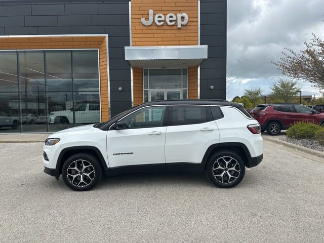 Used 2025 Jeep Compass Limited AWD/4WD image 10