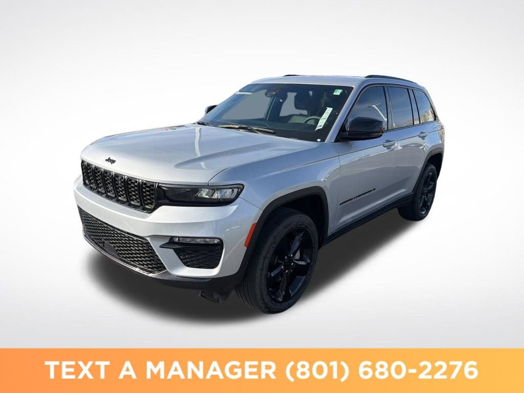 Used 2025 Jeep Grand Cherokee Limited w/ Black Appearance Package AWD/4WD image 30