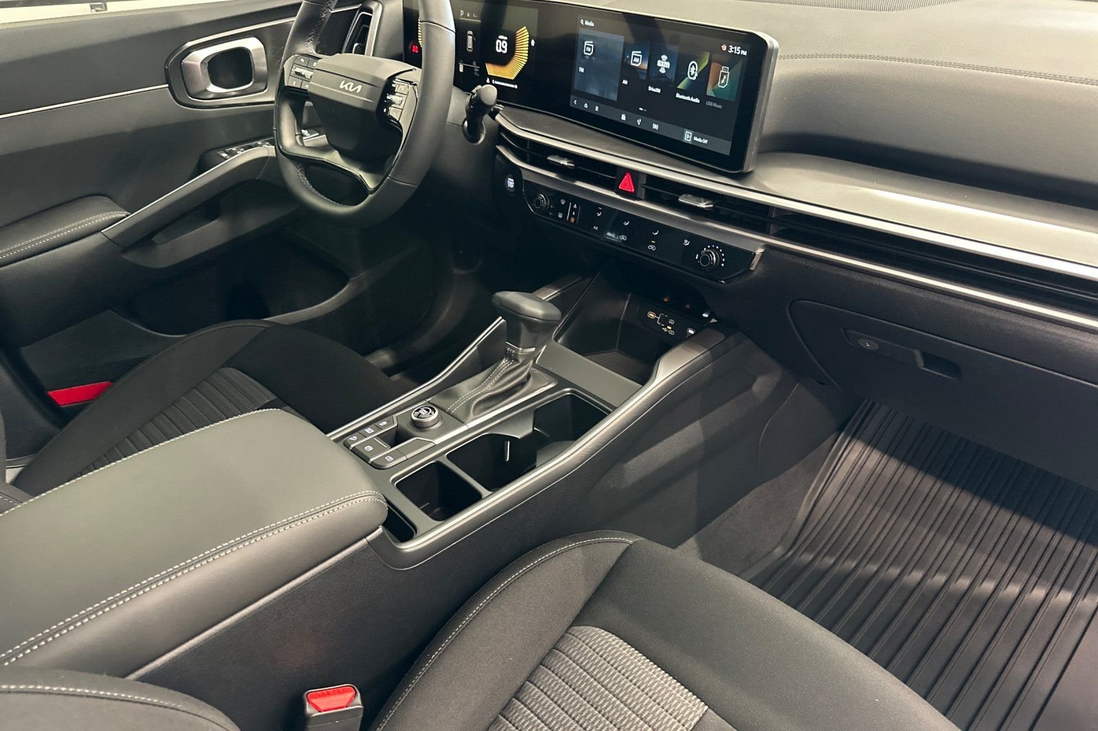 New 2026 Kia Sorento LX FWD image 13