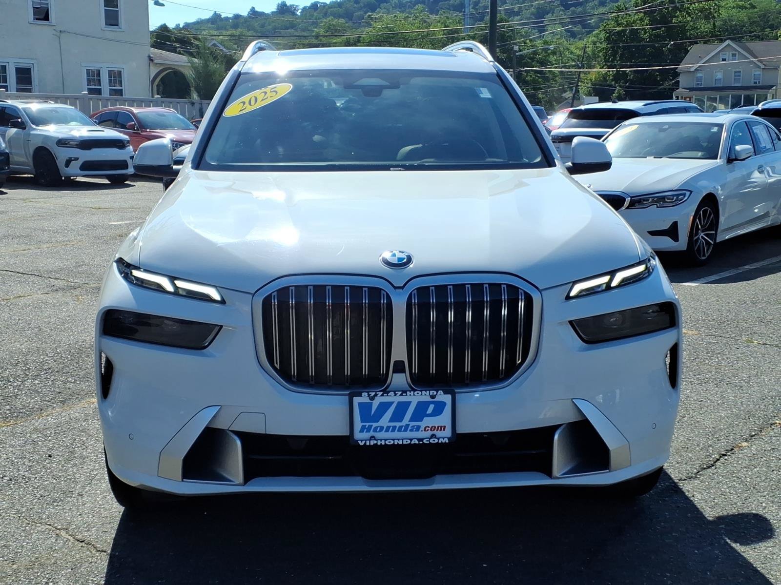 Used 2025 BMW X7 xDrive40i AWD/4WD image 2