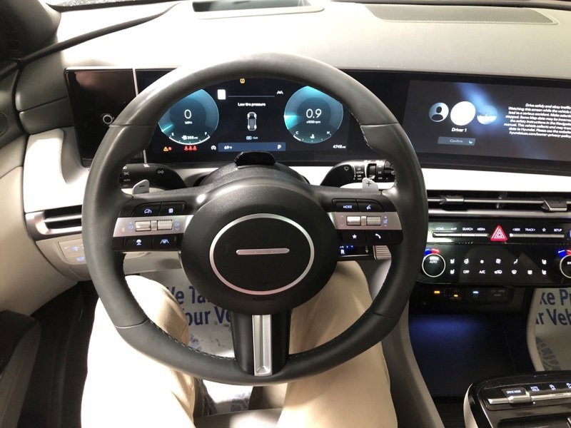 Used 2025 Hyundai Tucson Limited image 27