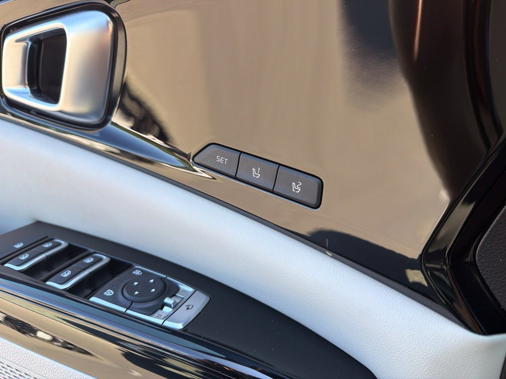 Used 2024 Kia Carnival SX Prestige FWD image 19