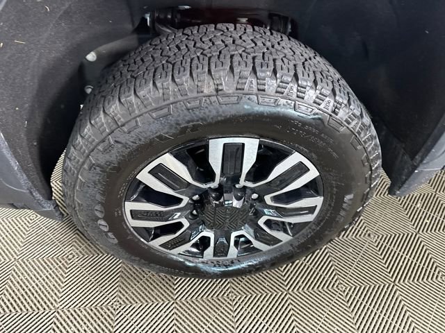 Used 2025 GMC Sierra 2500 Denali Ultimate image 10