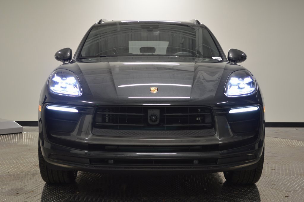 Used 2025 Porsche Macan image 10