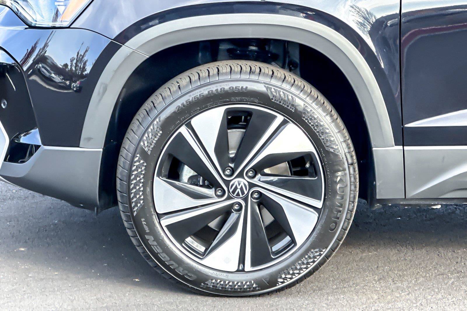 New 2026 Volkswagen Taos SE AWD/4WD image 24