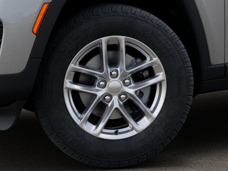 New 2025 Jeep Grand Cherokee Laredo X w/ Luxury Tech Group I image 9