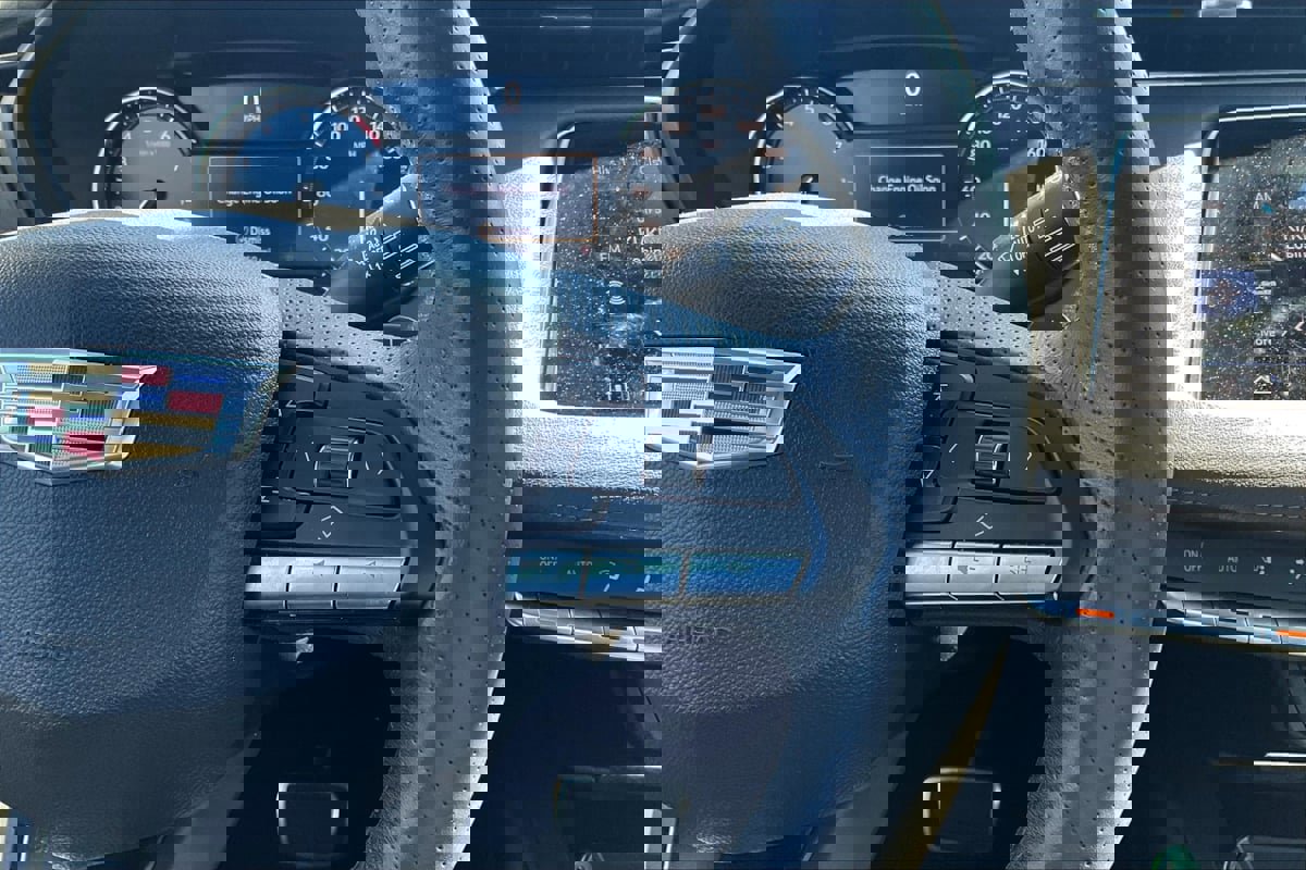 Used 2020 Cadillac XT4 Sport w/ Driver Awareness Package image 19