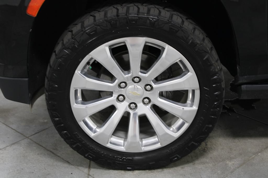 Used 2021 Chevrolet Tahoe Premier w/ Premium Package AWD/4WD image 18