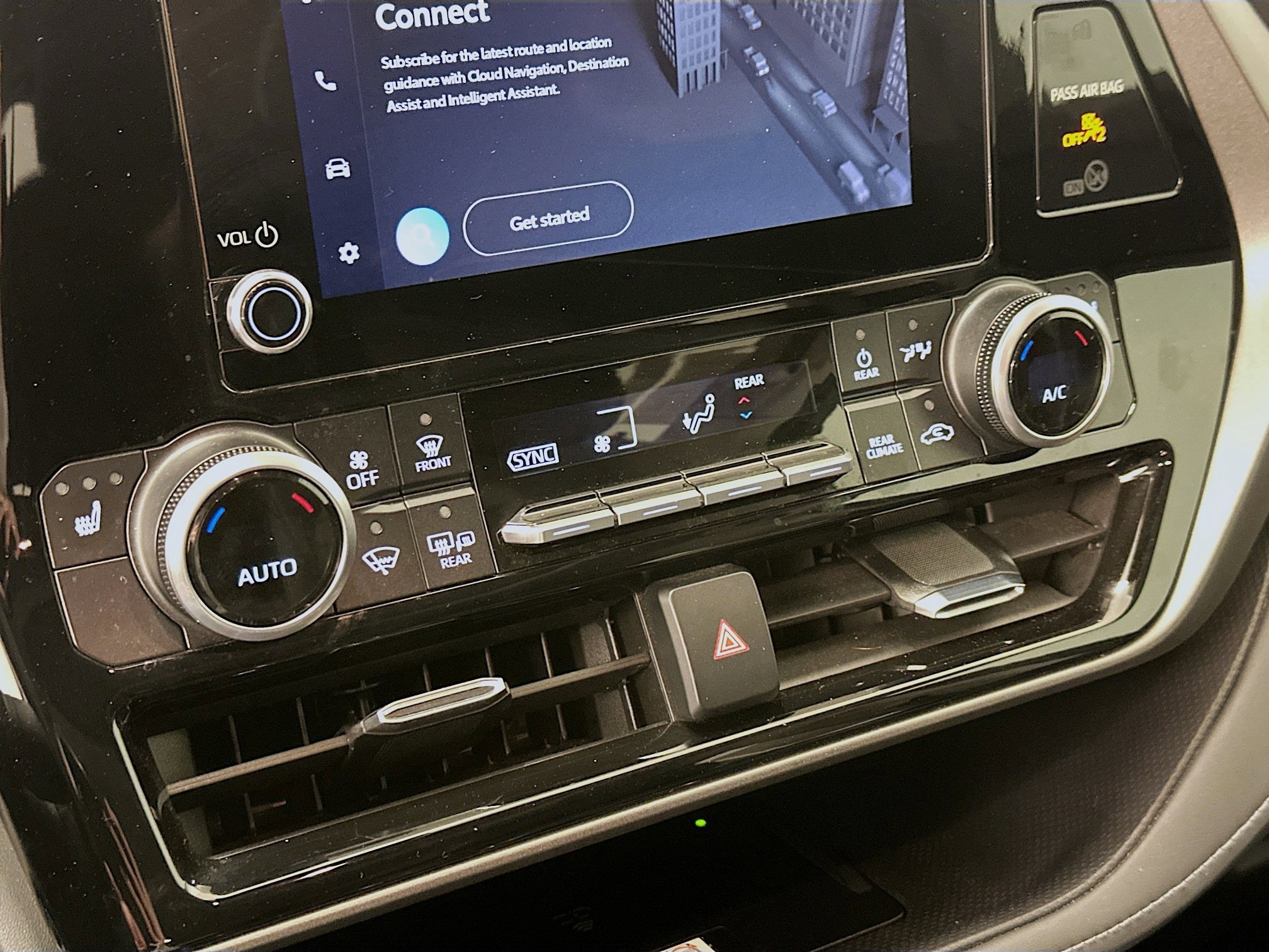 Used 2023 Toyota Highlander XLE image 24