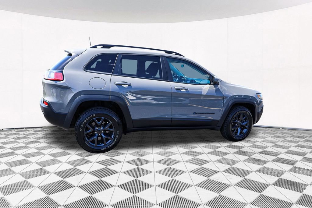 Used 2019 Jeep Cherokee Latitude AWD/4WD image 12