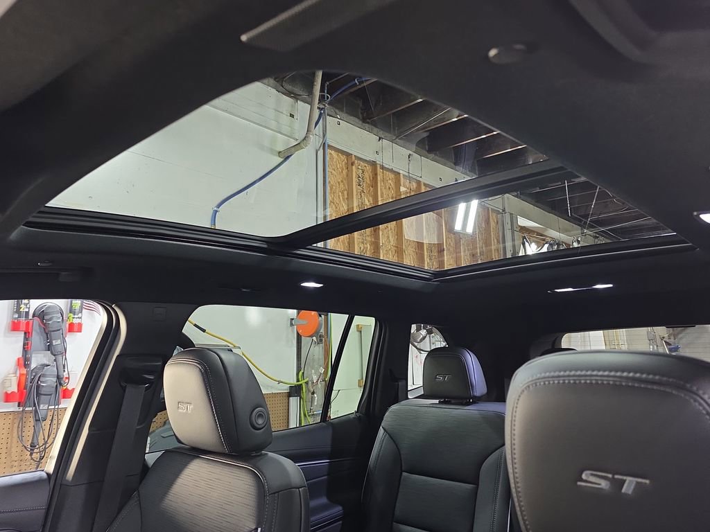 New 2026 Buick Enclave Sport Touring w/ Power Package image 32