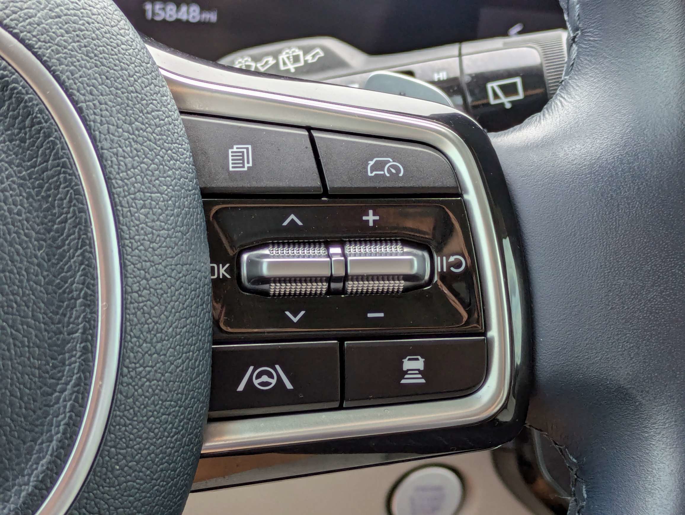 Certified 2026 Kia Carnival SX Prestige FWD image 37