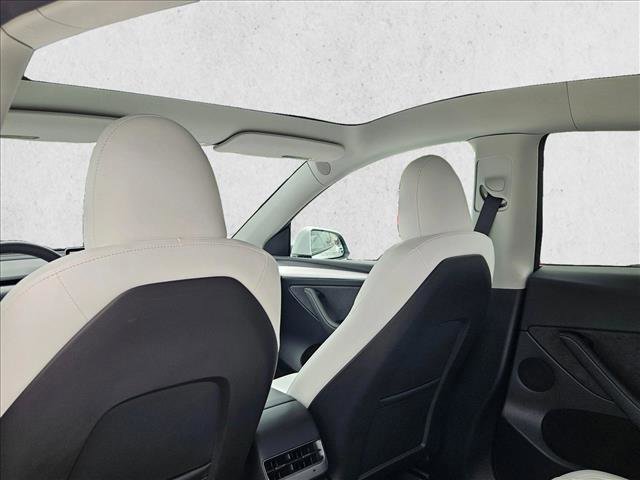 Used 2024 Tesla Model Y Performance image 20