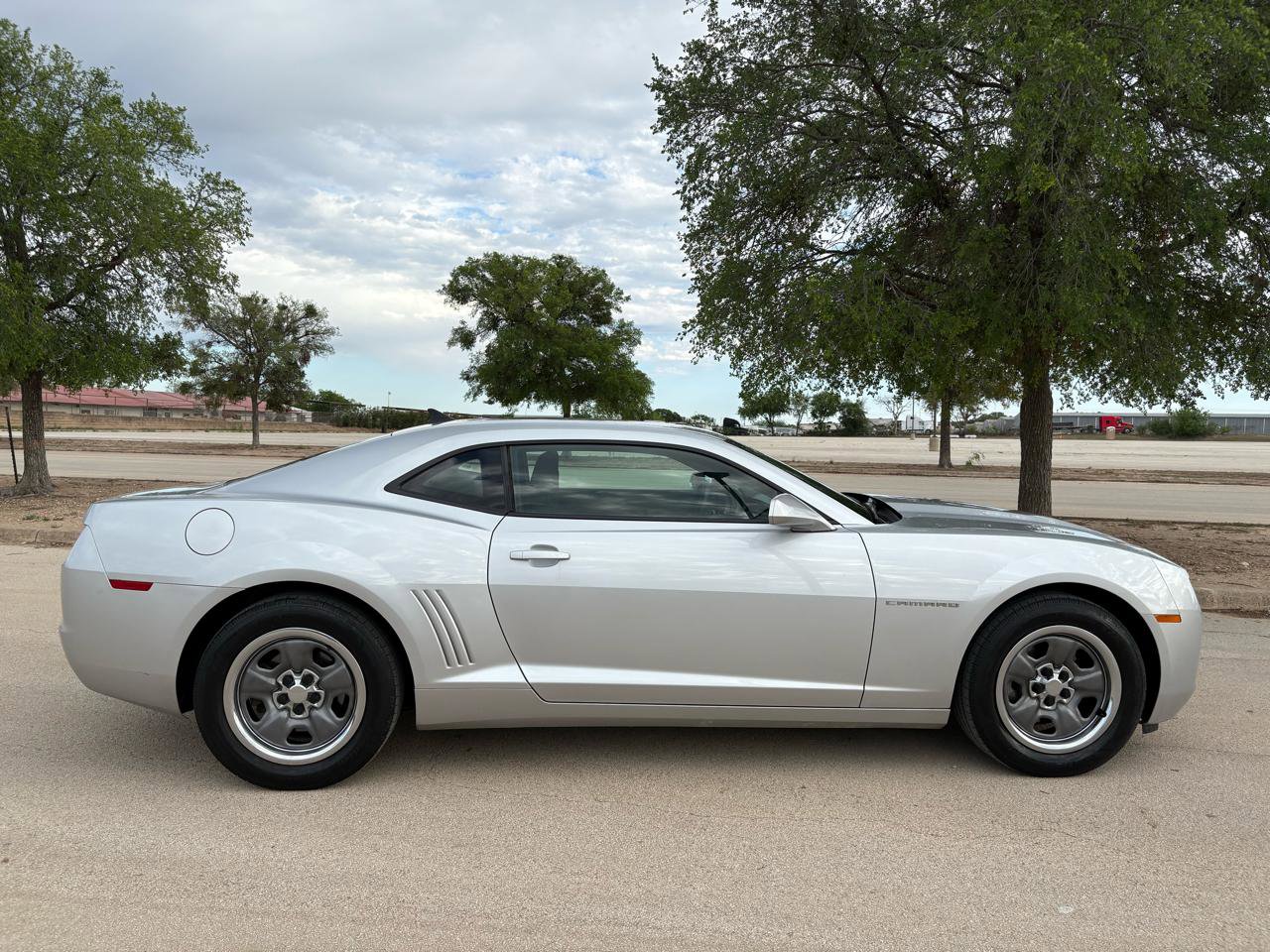 Used 2010 Chevrolet Camaro LS RWD image 56