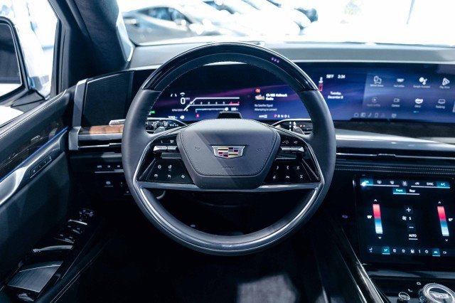 Used 2025 Cadillac Escalade Sport Platinum w/ LPO, ONYX Package image 29