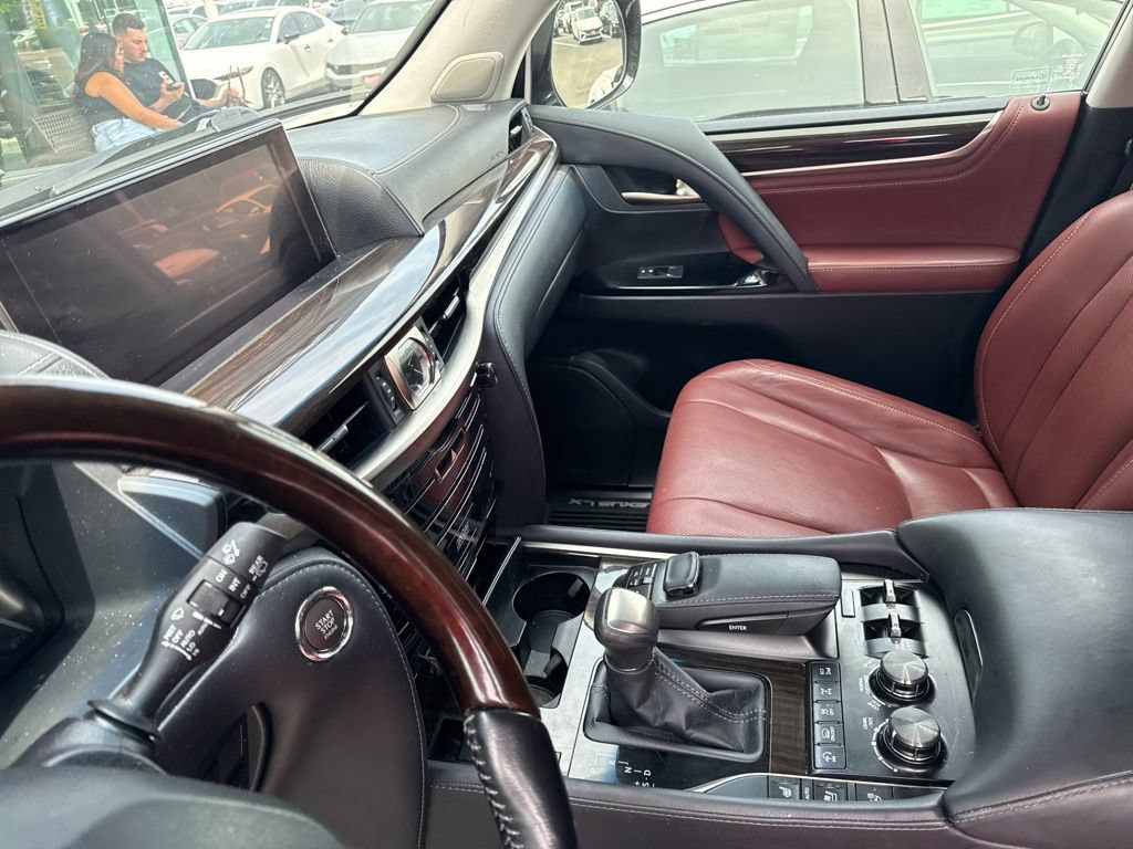 Used 2017 Lexus LX 570 4WD w/ Luxury Package image 21
