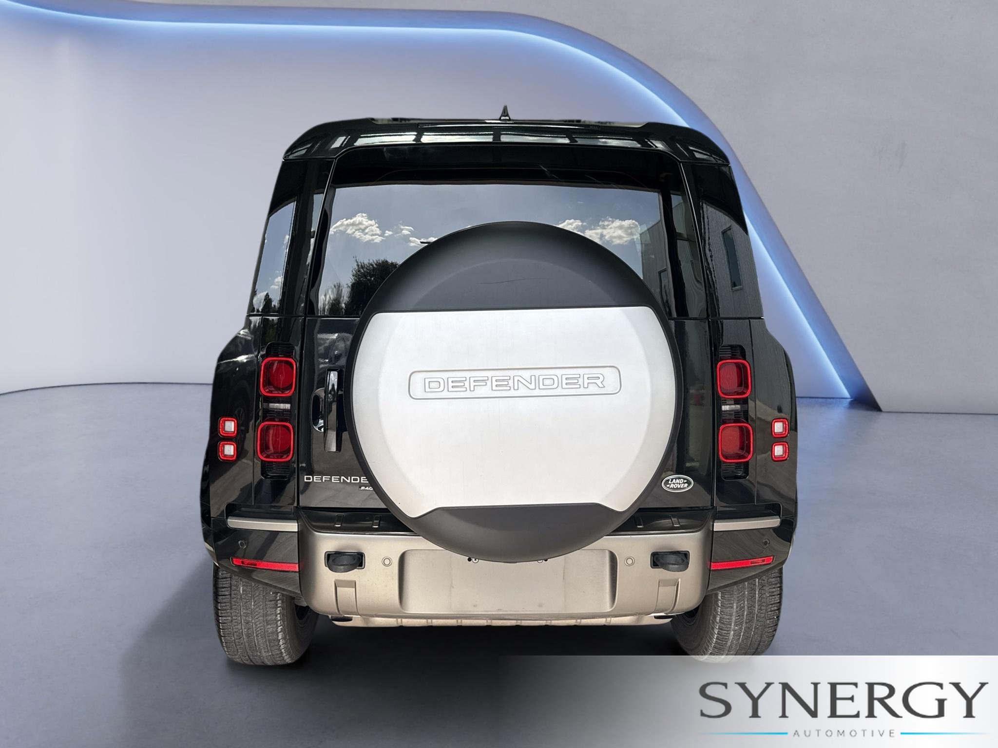 Used 2022 Land Rover Defender 110 X-Dynamic SE AWD/4WD image 6