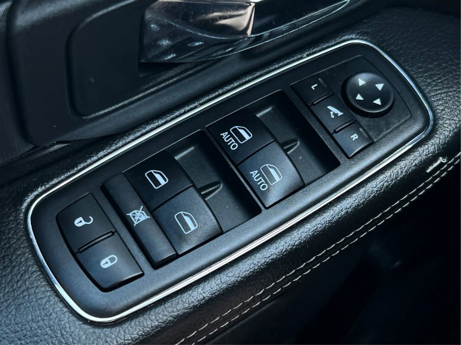 Used 2018 RAM 1500 Rebel w/ Luxury Group AWD/4WD image 41