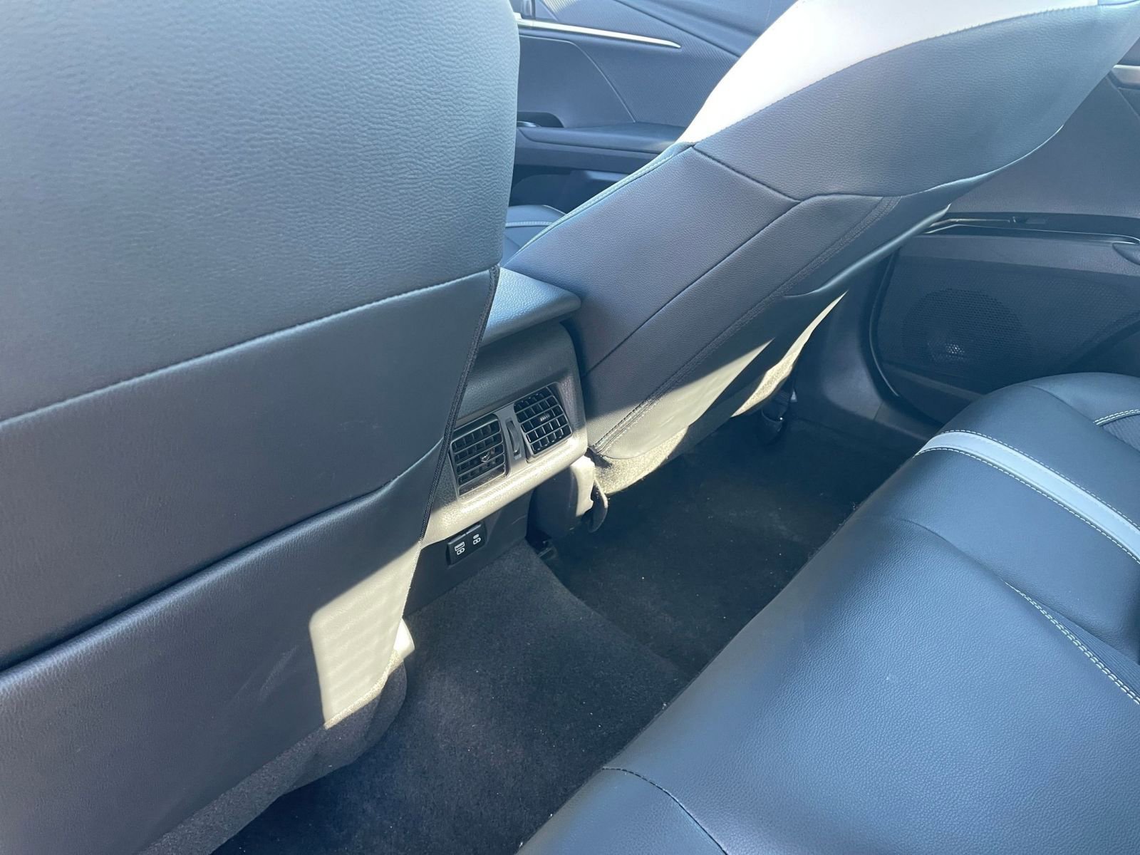 Used 2025 Toyota Camry SE image 23