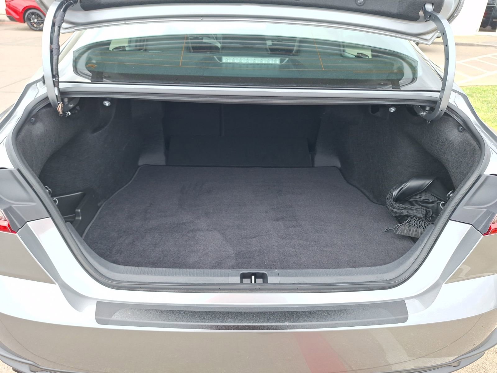 Used 2025 Toyota Camry SE w/ Convenience Package FWD image 36