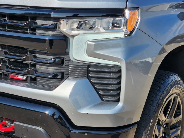 Used 2025 Chevrolet Silverado 1500 LT Trail Boss w/ Convenience Package II AWD/4WD image 17