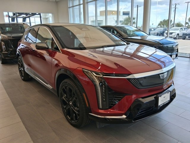 New 2025 Cadillac Optiq Luxury 1 w/ LPO, ONYX Package