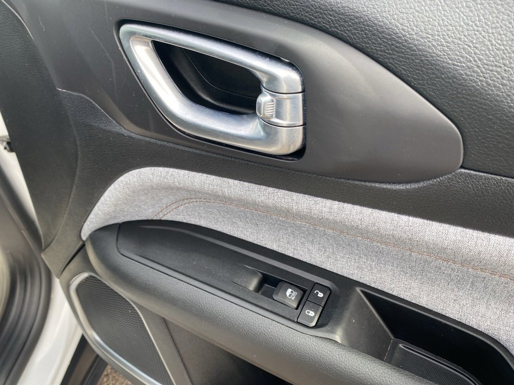 Used 2022 Jeep Compass Latitude image 12