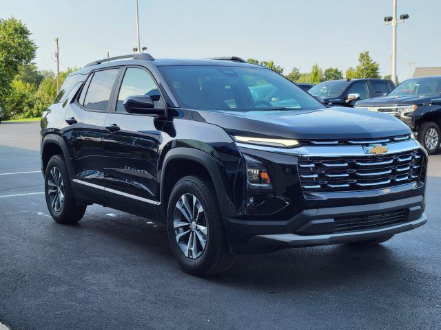 Used 2025 Chevrolet Equinox LT w/ Convenience Package II FWD image 2