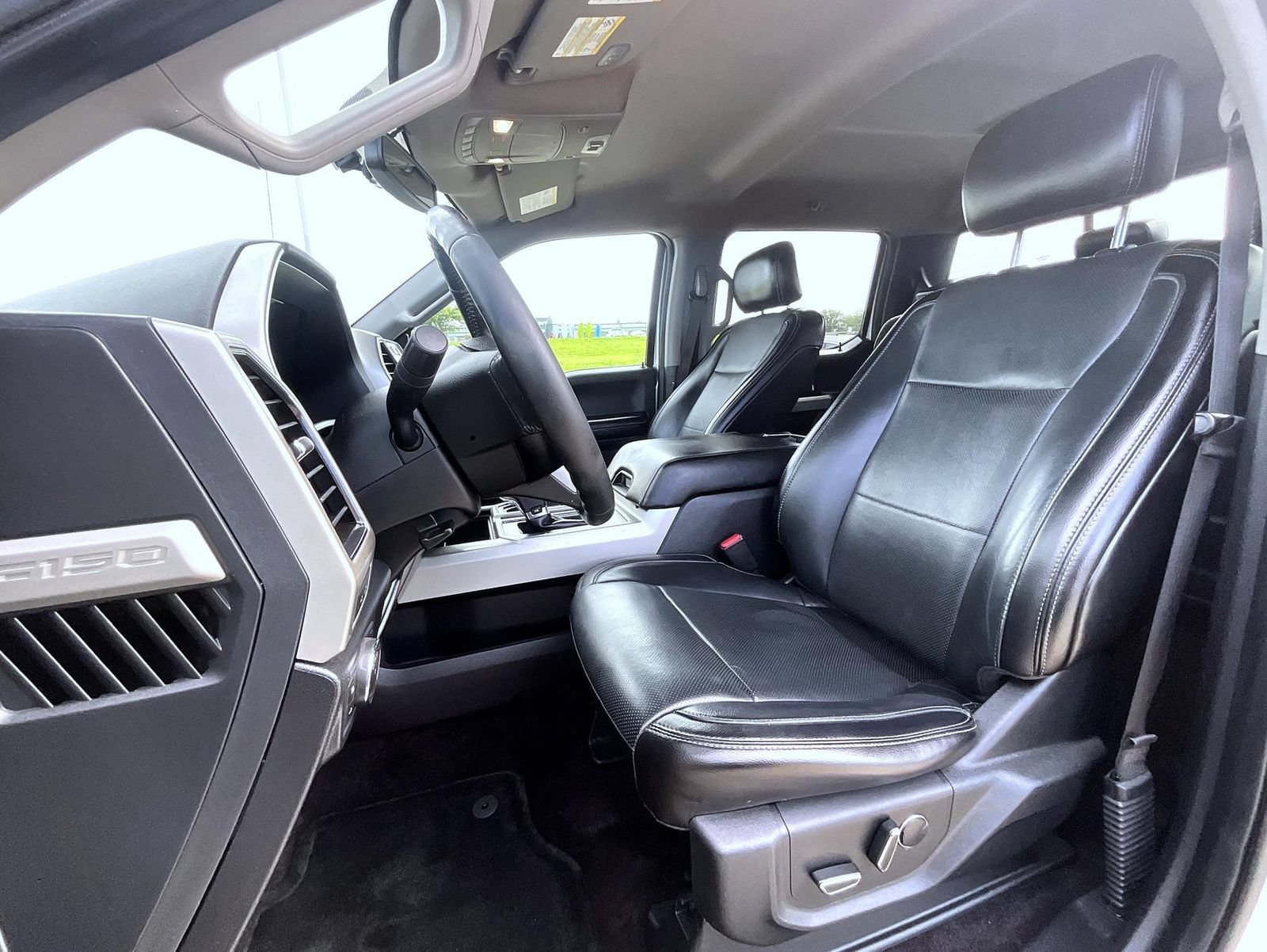 Used 2017 Ford F150 Lariat AWD/4WD image 10