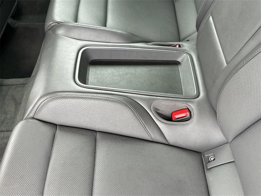 Used 2021 Porsche Taycan image 28