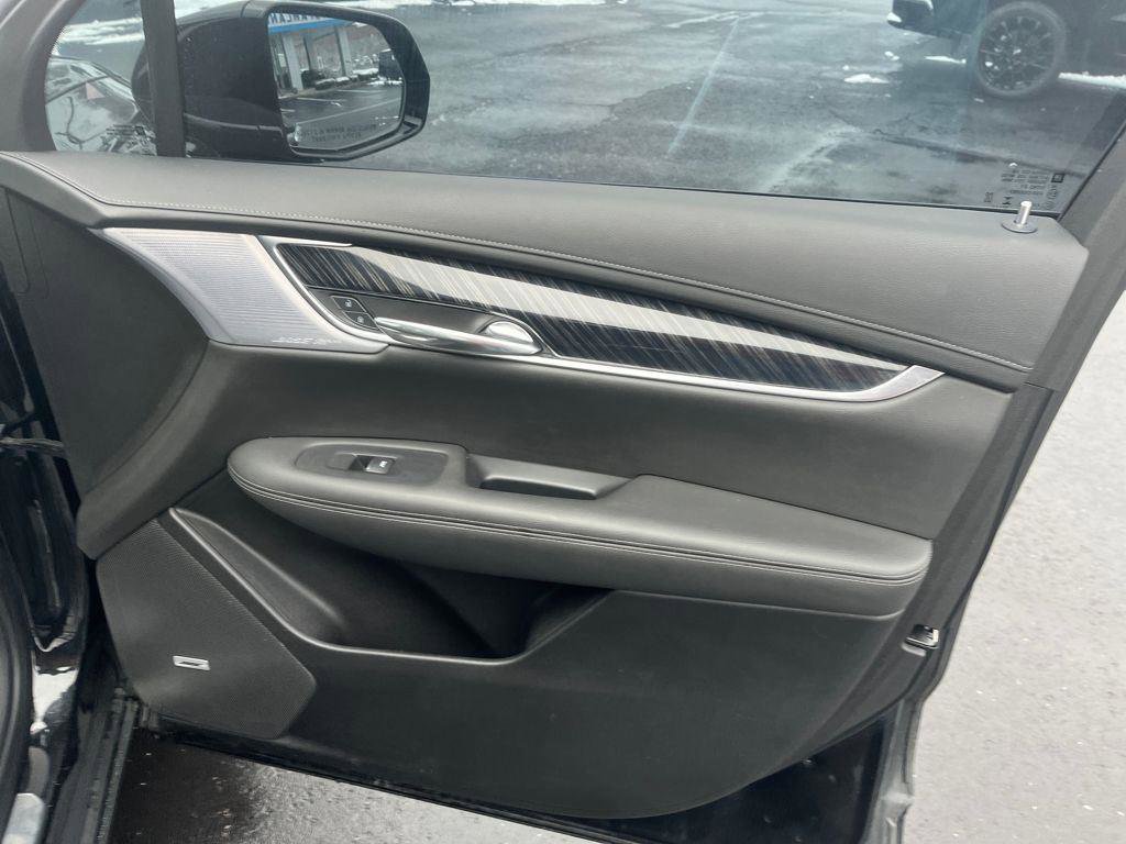 Used 2024 Cadillac XT6 Premium Luxury AWD/4WD image 28