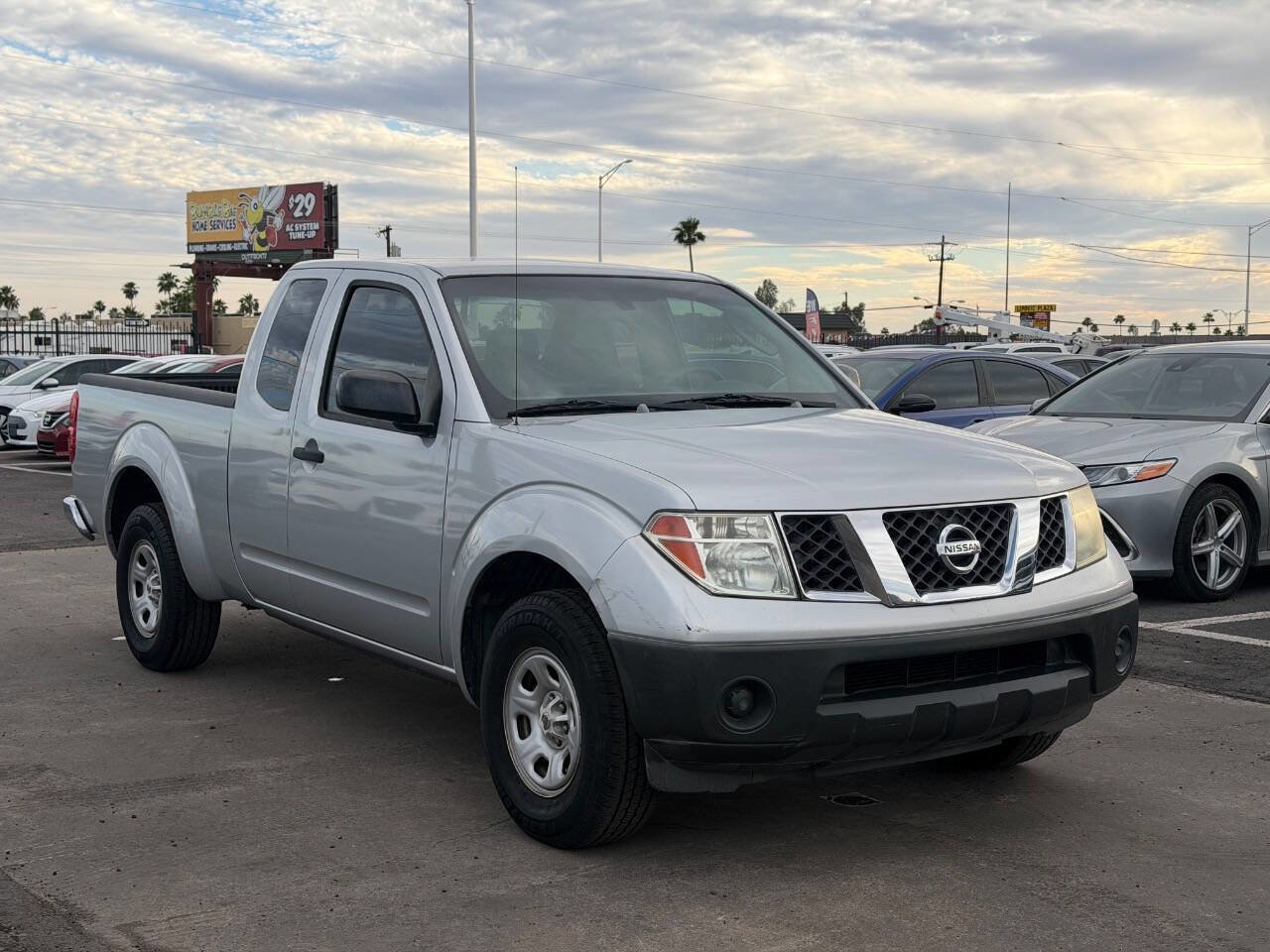 Used 2007 Nissan Frontier XE w/ Preferred Pkg image 14