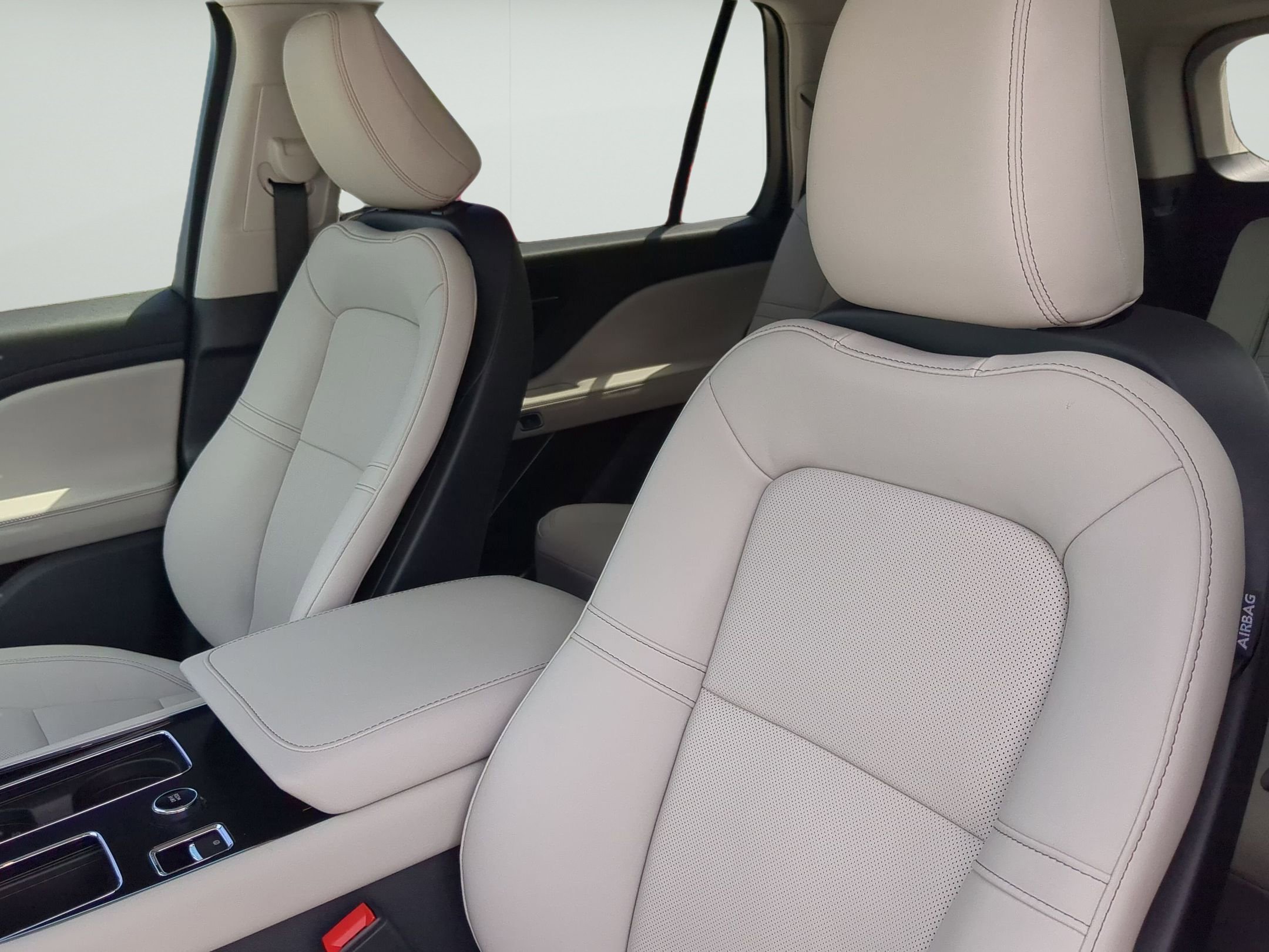 New 2026 Lincoln Aviator 2WD image 10