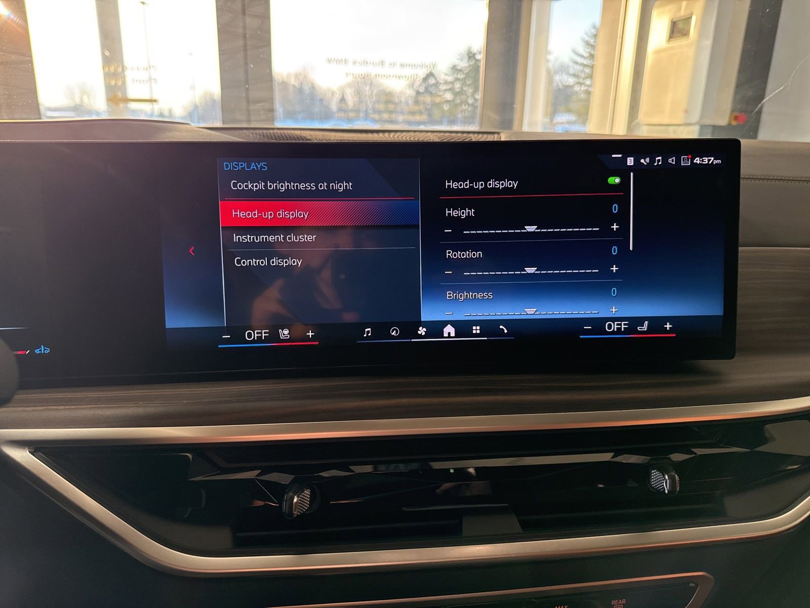 Certified 2025 BMW X7 M60i image 24