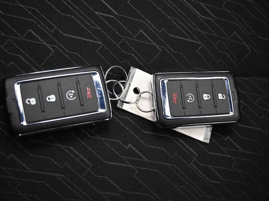 Used 2025 Dodge Charger R/T w/ Sun & Sound Package image 30