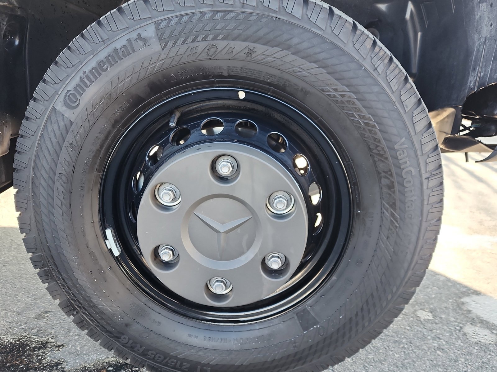 Used 2024 Mercedes-Benz Sprinter 3500 w/ Parking Package image 27