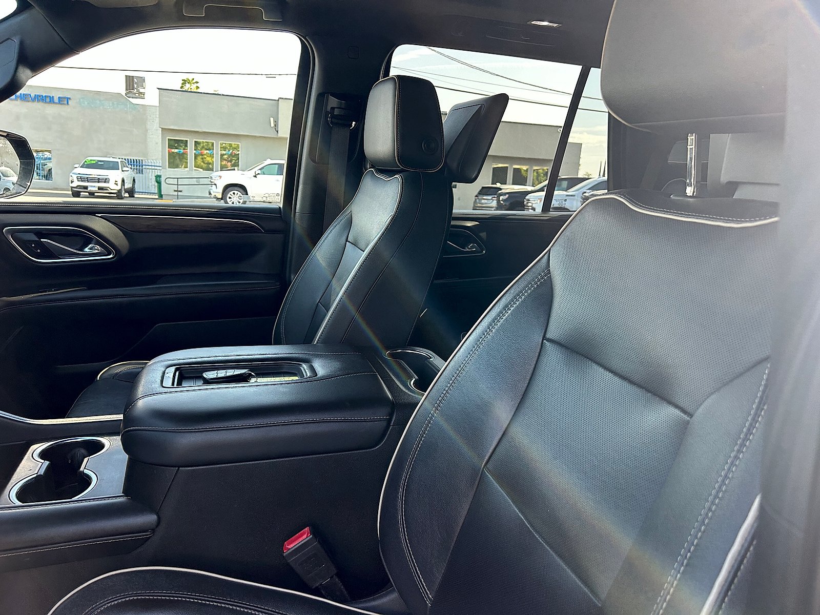 Used 2021 Chevrolet Tahoe Premier w/ Premium Package RWD image 10