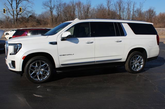 Used 2024 GMC Yukon XL Denali image 4