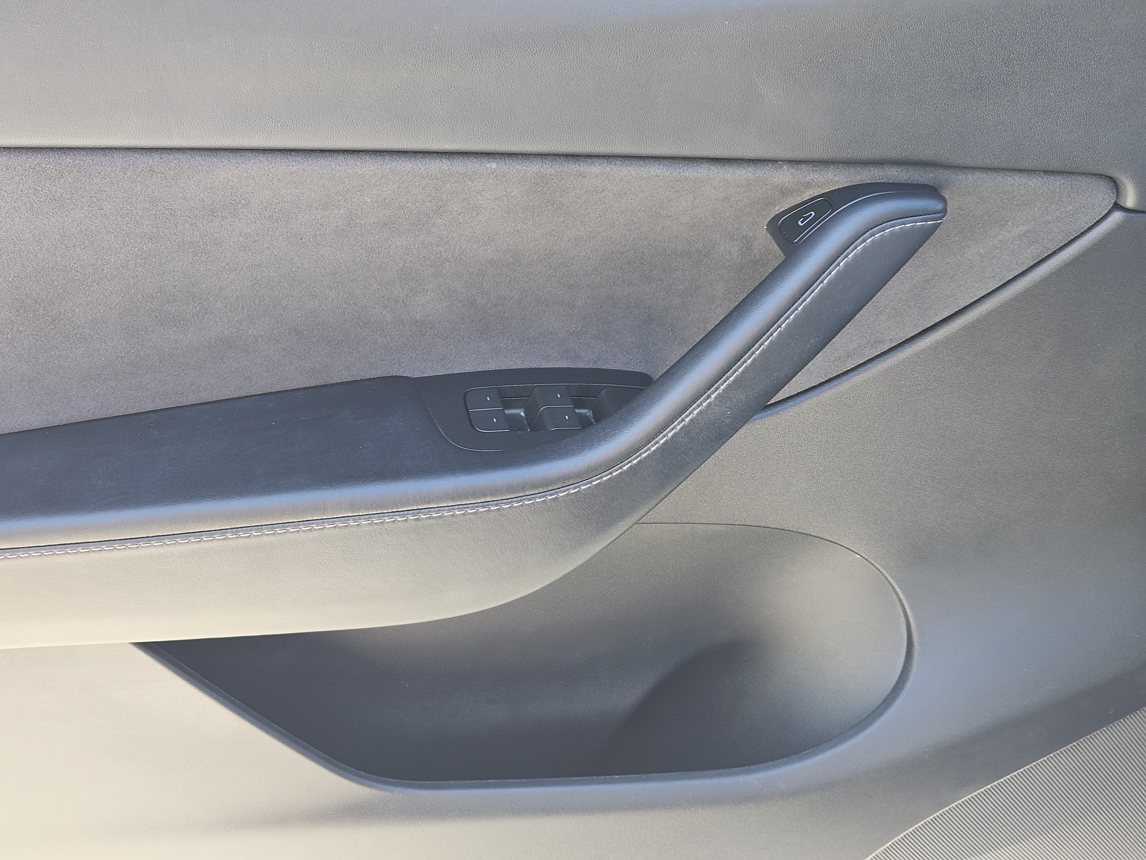 Used 2022 Tesla Model Y Long Range AWD/4WD image 20