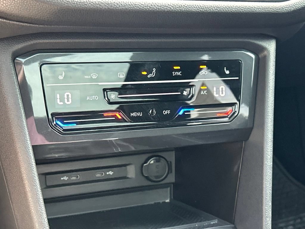 Certified 2023 Volkswagen Tiguan SE R-Line FWD image 36