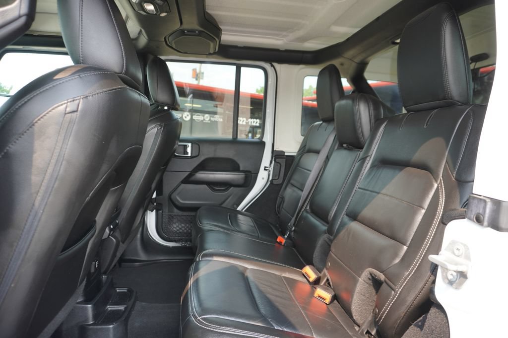 Used 2018 Jeep Wrangler Unlimited Sahara AWD/4WD image 26