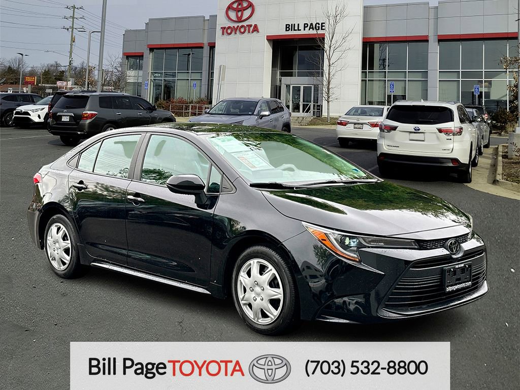 Used 2024 Toyota Corolla LE FWD image 1