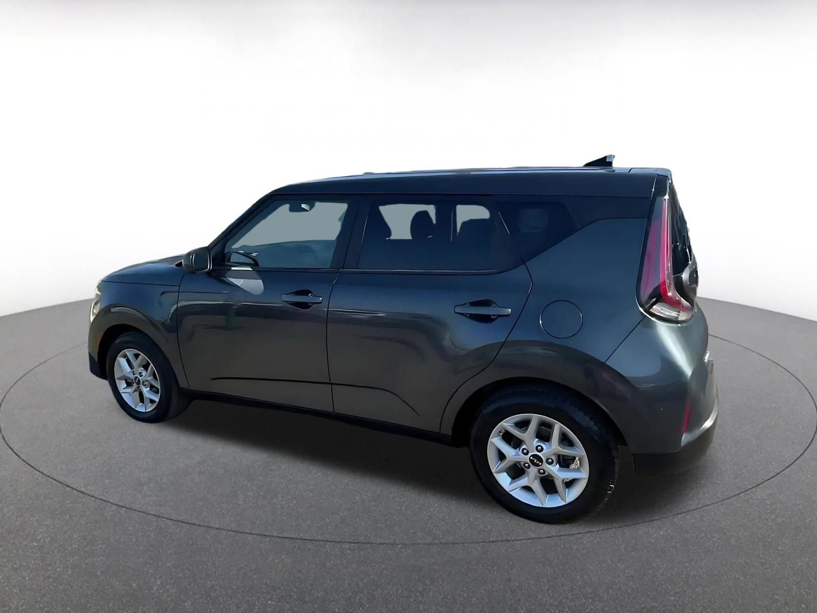 Used 2025 Kia Soul LX w/ LX Technology Package image 10