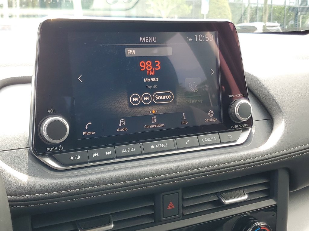 Certified 2025 Nissan Rogue SV FWD image 23