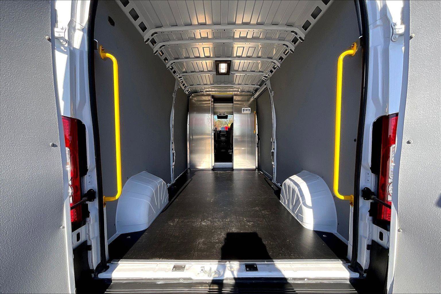 Used 2025 RAM ProMaster 2500 w/ Convenience Group image 26
