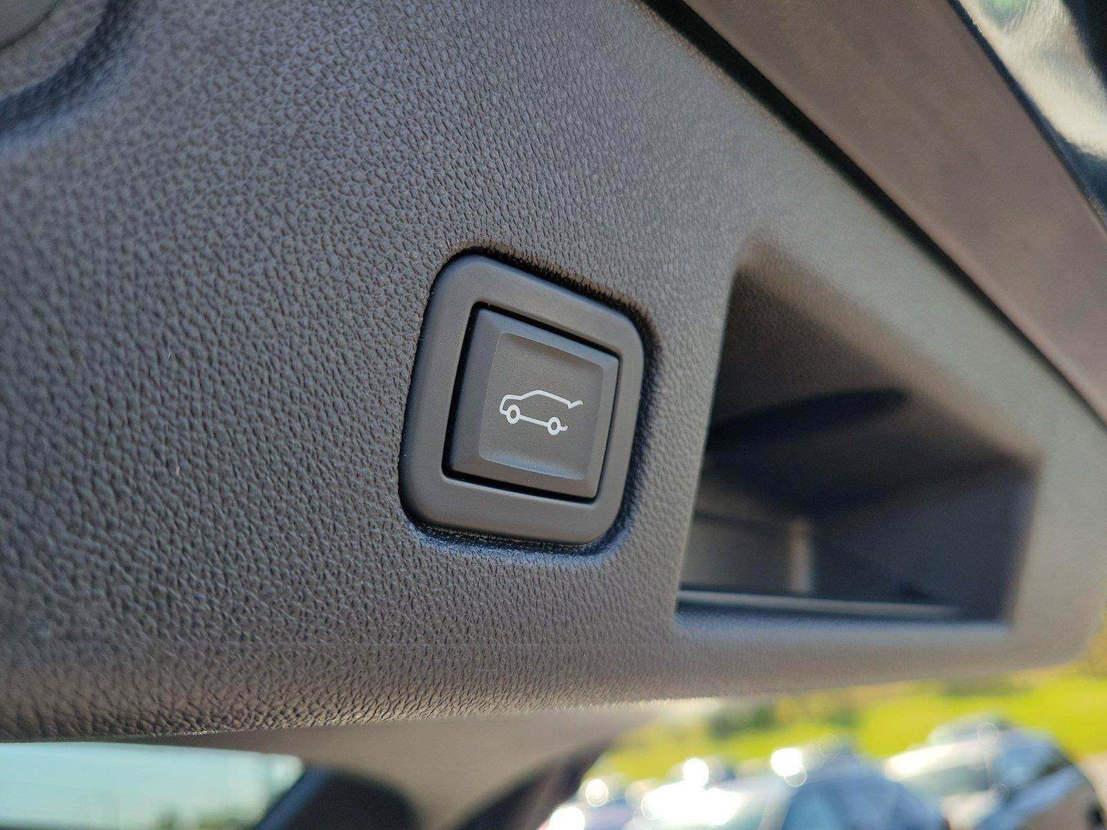 Used 2024 Chevrolet Equinox LT FWD image 8