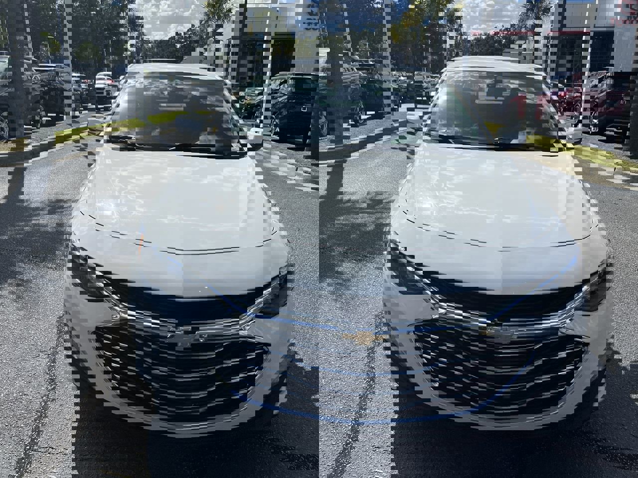 Used 2023 Chevrolet Malibu LT image 3
